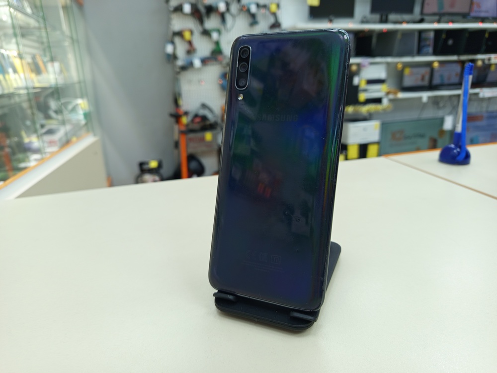 Смартфон Samsung Galaxy A70 6/128
