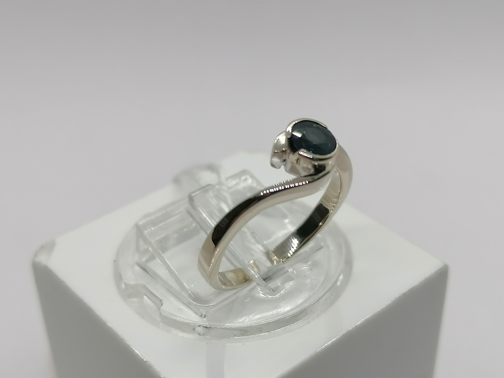 КОЛЬЦО С КАМНЕМ (Au 585)