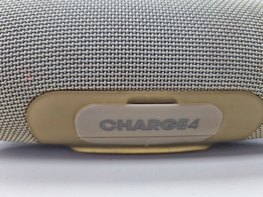 Портативная акустика JBL CHARGE 4