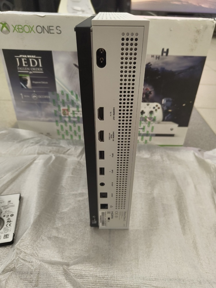 Игровая приставка Xbox One S 1TB
