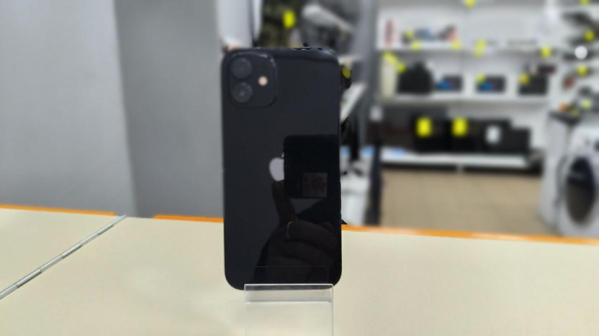 Смартфон Apple iPhone 12 64Gb