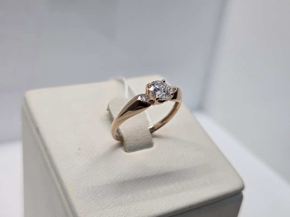 КОЛЬЦО С КАМНЯМИ (Au 585)