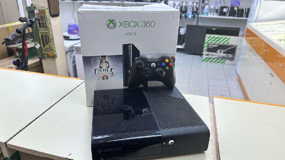 Игровая приставка Xbox 360;