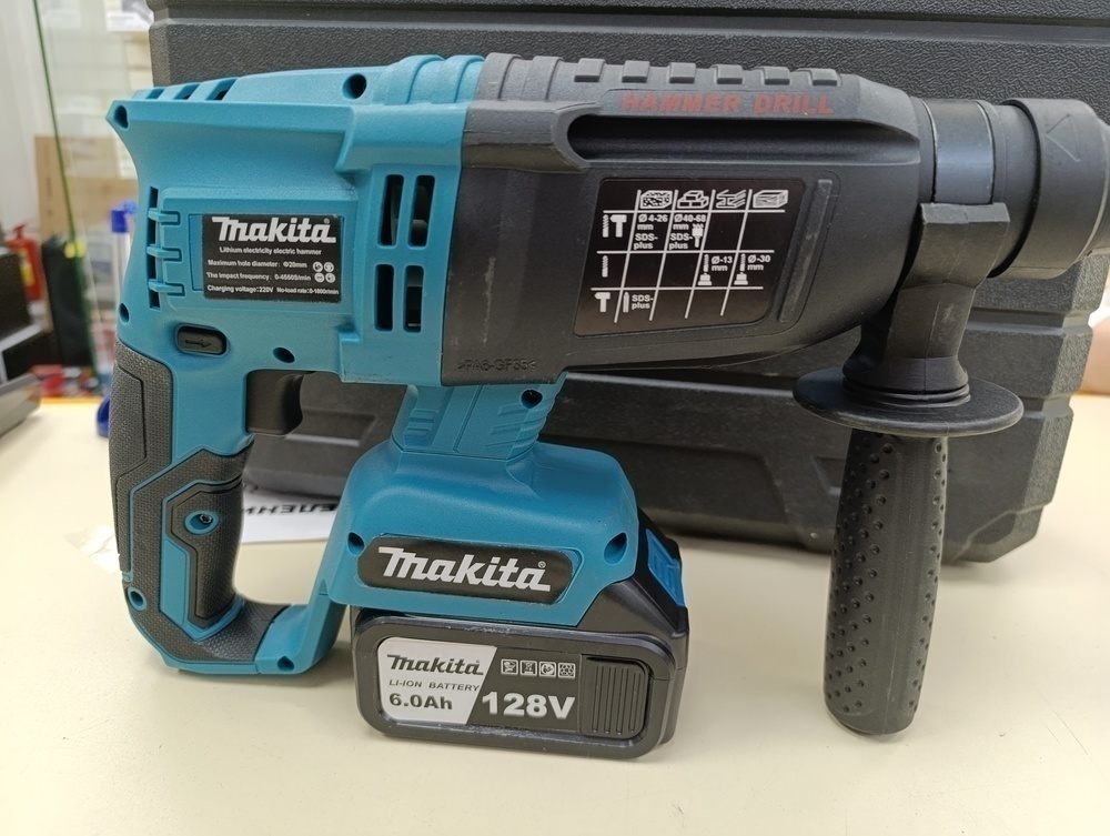 Перфоратор Makita 128V