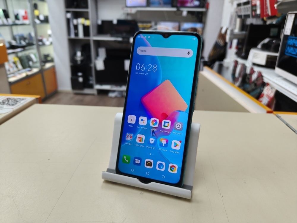 Смартфон Tecno Spark 8C 4/64