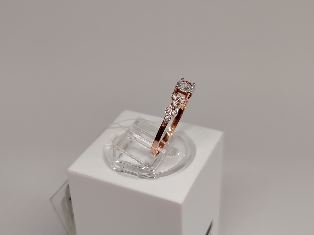 КОЛЬЦО С КАМНЯМИ (Au 585)