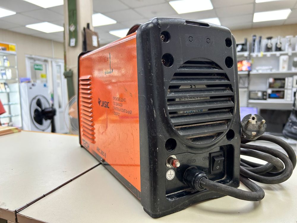 Сварочный аппарат Сварог ARC 205