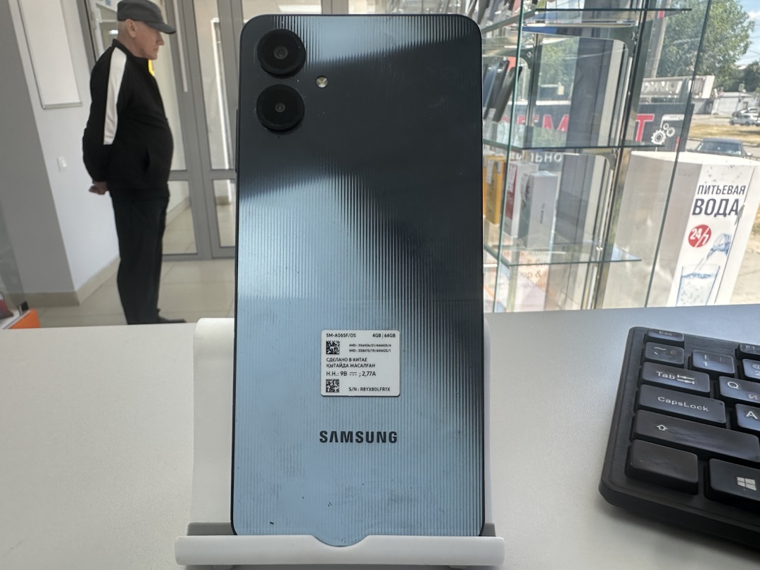 Смартфон Samsung Galaxy A06 4/64