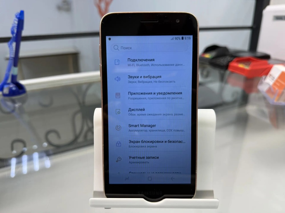 Смартфон Samsung Galaxy J2 Core 1/8