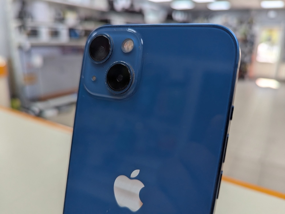 Смартфон Apple iPhone 13 128Gb