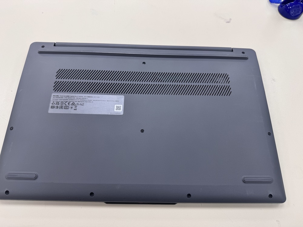 Ноутбук Lenovo; Ryzen 5 7520U, Radeon 610M, 8 Гб, 500 Гб, Нет