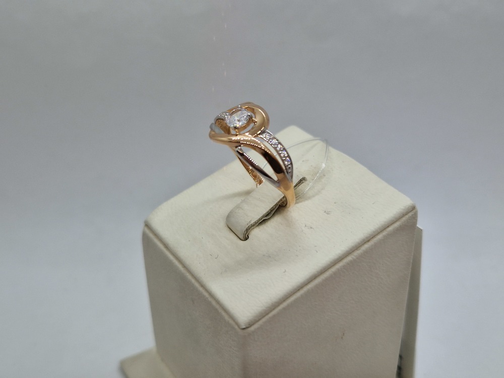 КОЛЬЦО С КАМНЯМИ (Au 585)