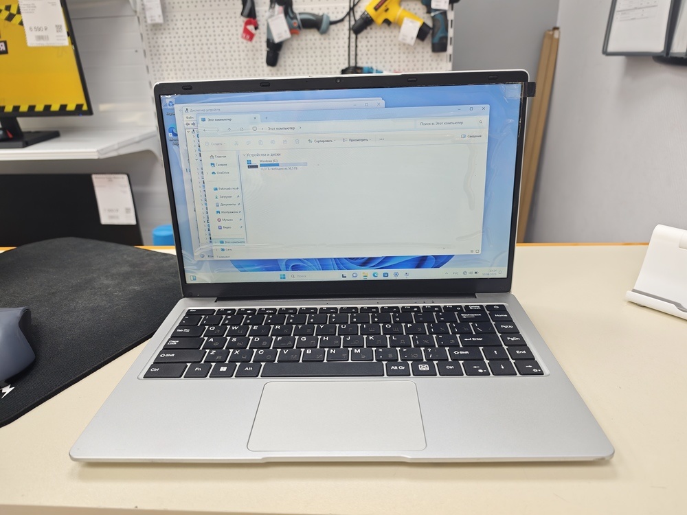 Ноутбук NoName; Celeron N3350, Intel UHD Graphics, 4 Гб, 64 Гб, Нет