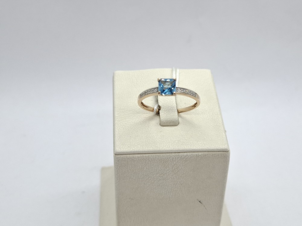 КОЛКМИ585 КОЛЬЦО С КАМНЯМИ (Au 585)