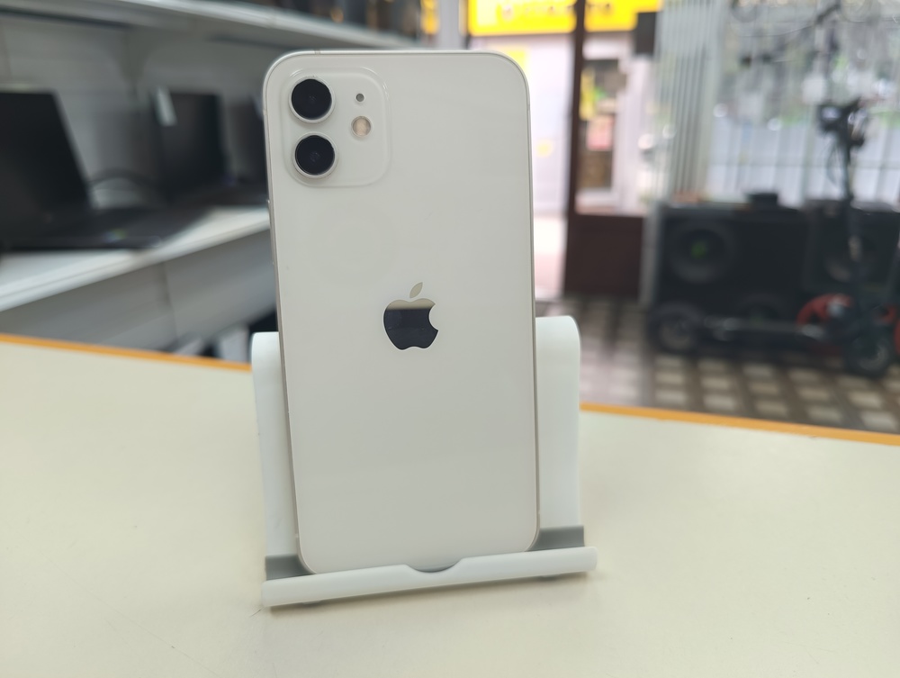 Смартфон Apple iPhone 12 128Gb