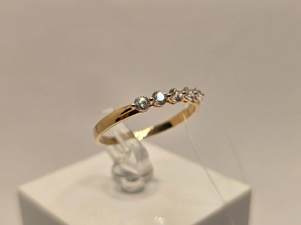 КОЛЬЦО С КАМНЯМИ (Au 585)