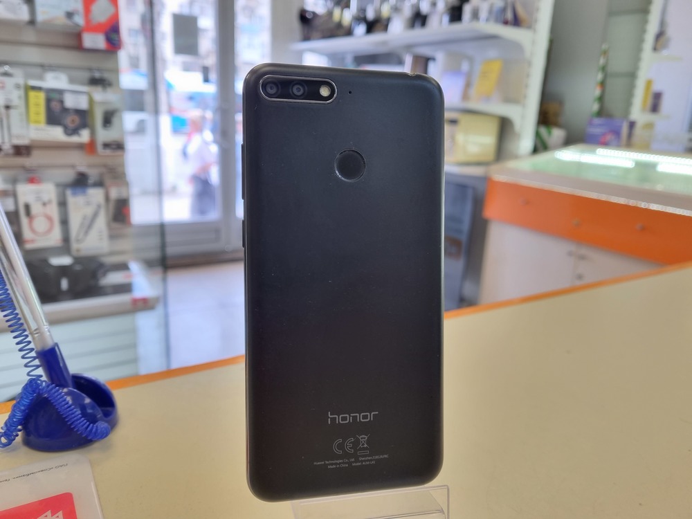 Смартфон Honor 7C 3/32
