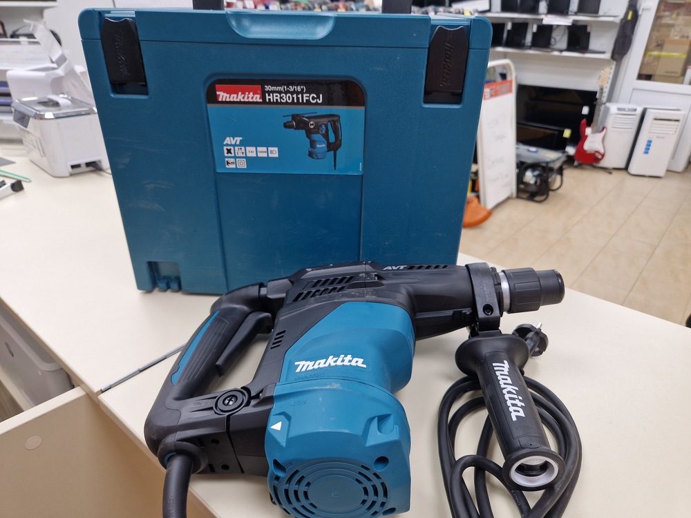 Перфоратор Makita HR3011FCJ