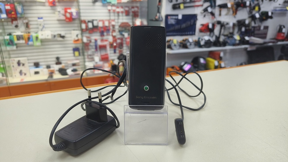 Смартфон Sony Ericsson J110i