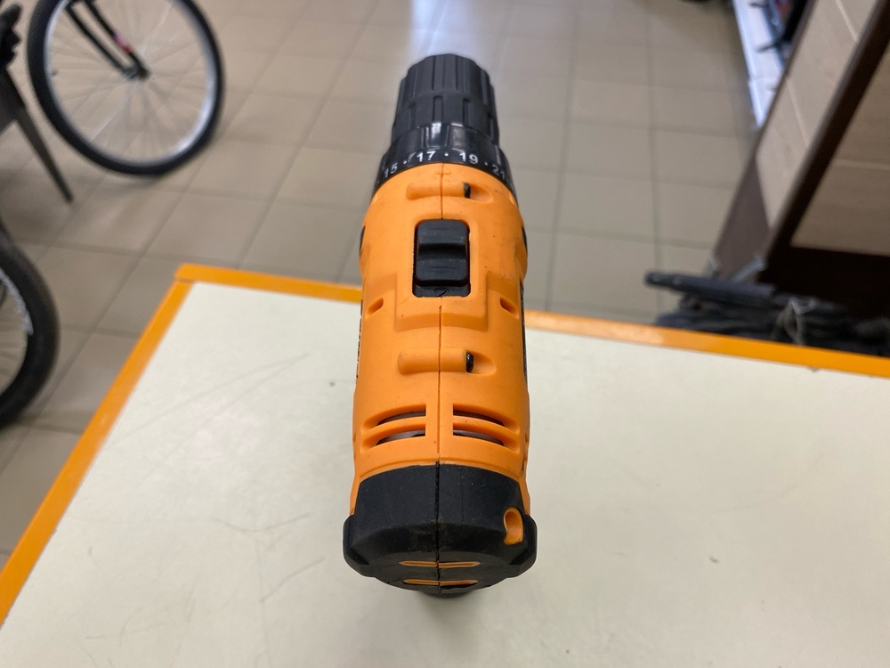 Шуруповерт Вихрь ДА-12Л-2