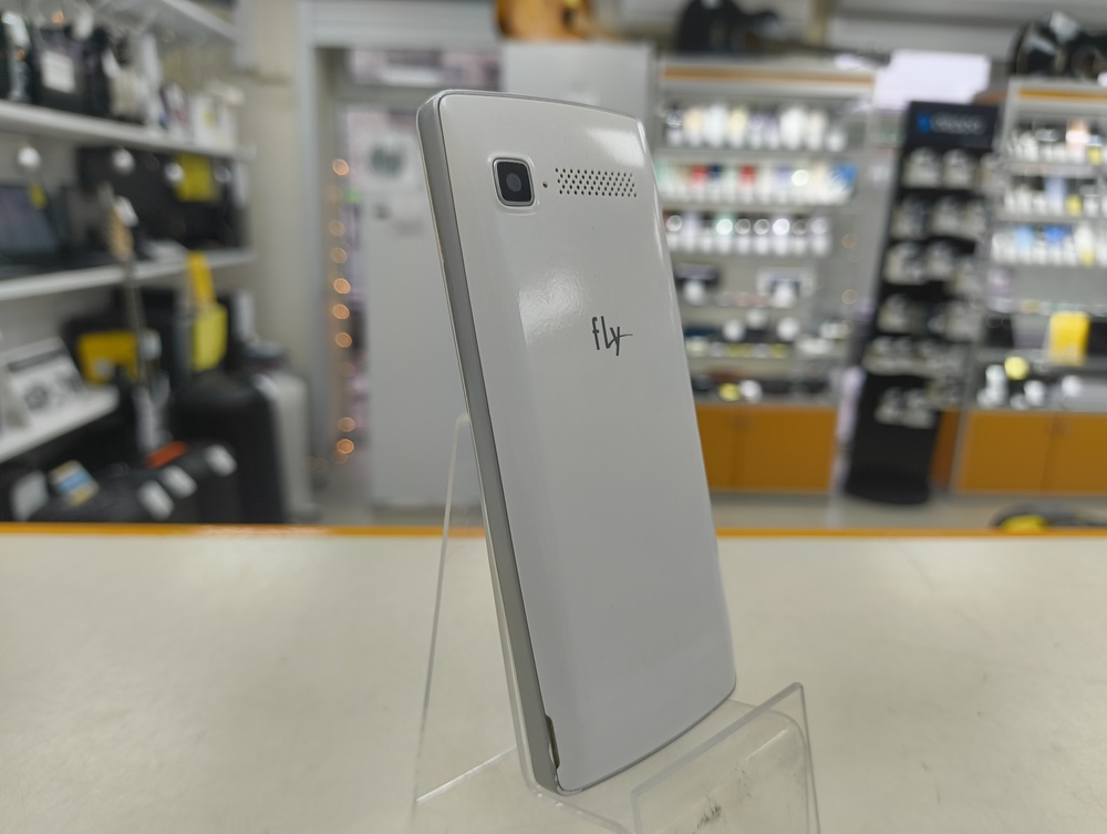 Мобильный телефон Fly TS112