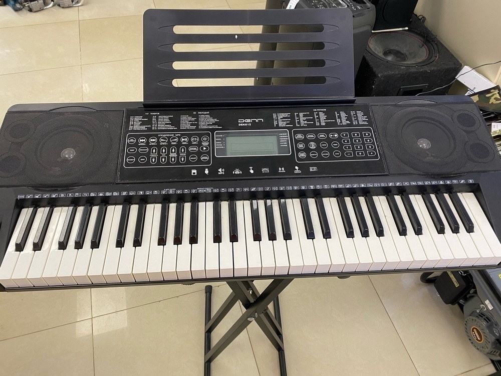 Синтезатор DENN DEK612