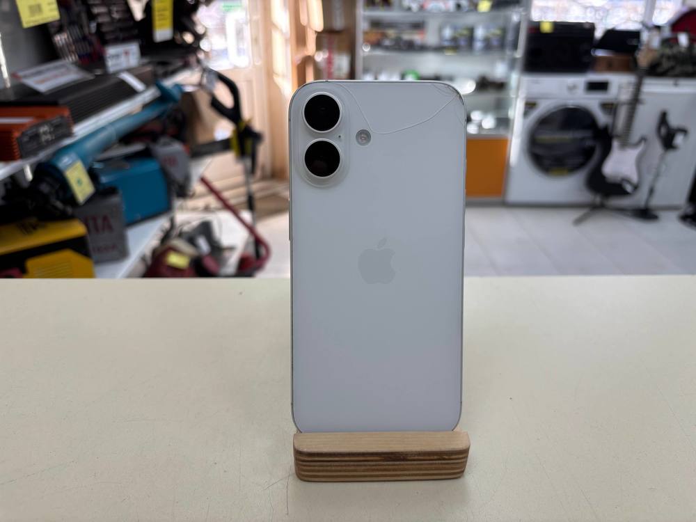 Смартфон Apple Iphone 16 128Gb