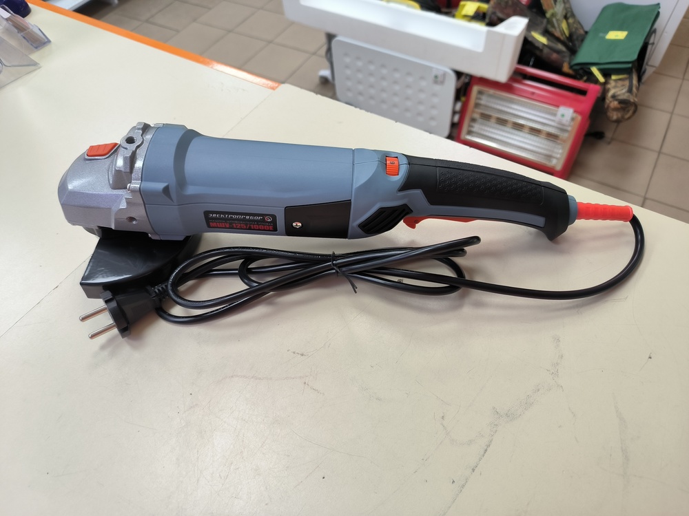 Угловая шлифмашина Электроприбор УШМ-125/1000Е