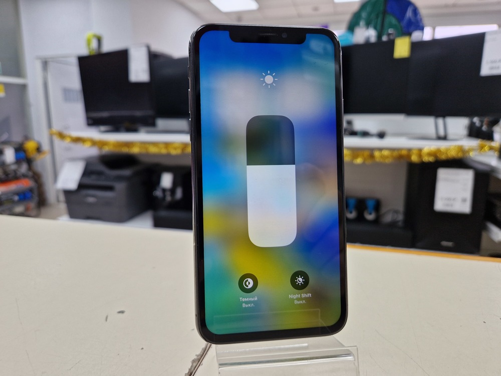 Смартфон Apple iPhone X 64Gb
