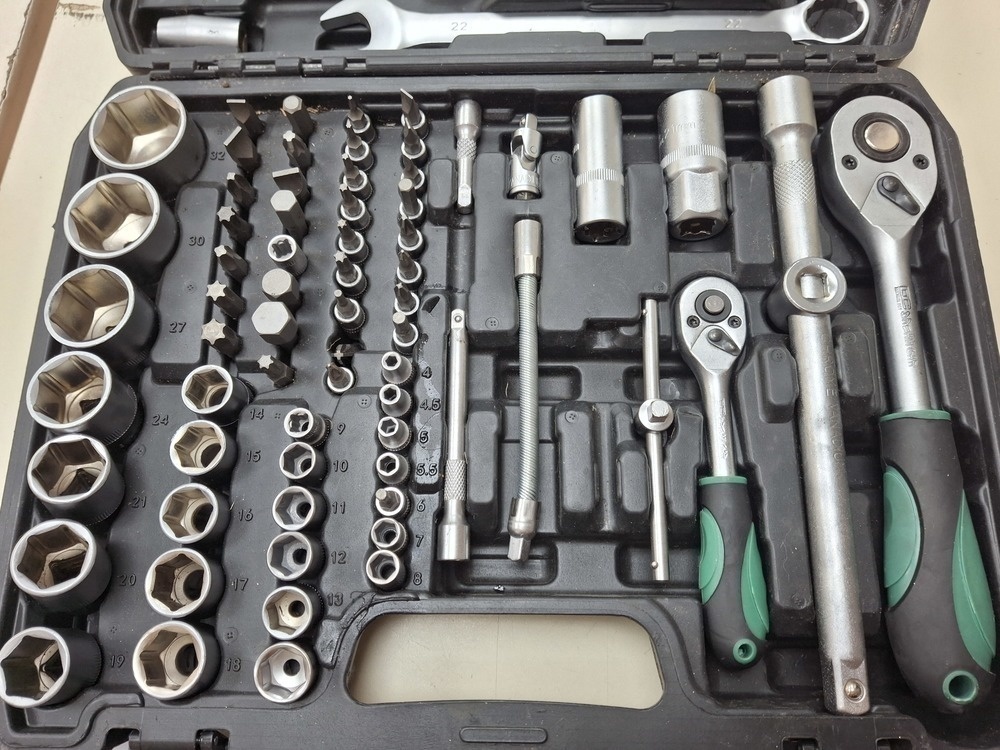 Набор инструментов No Name 82 PCS