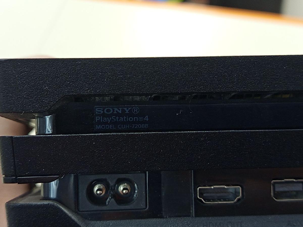 Игровая приставка PlayStation 4 Pro 1Tb