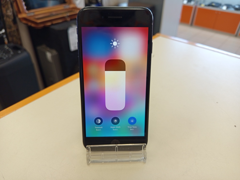 Смартфон Apple iPhone SE 2020 64Gb
