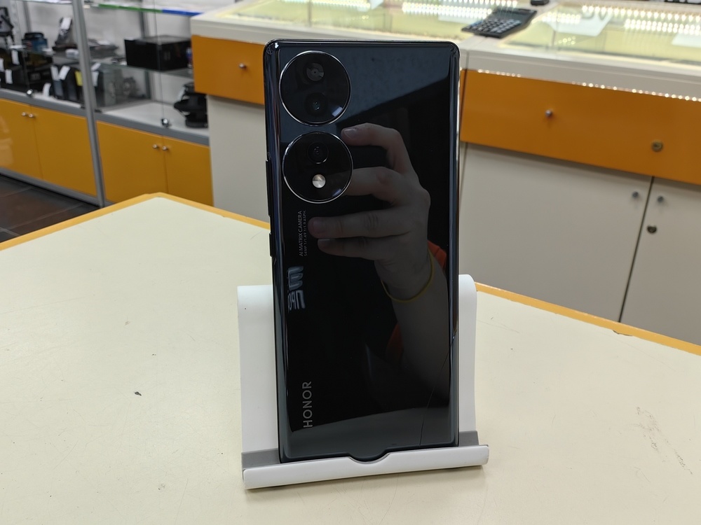 Смартфон Honor 70 8/128