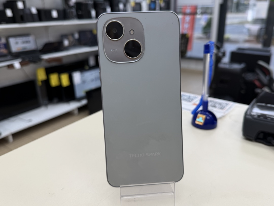 Смартфон Tecno Spark 40C 4/128