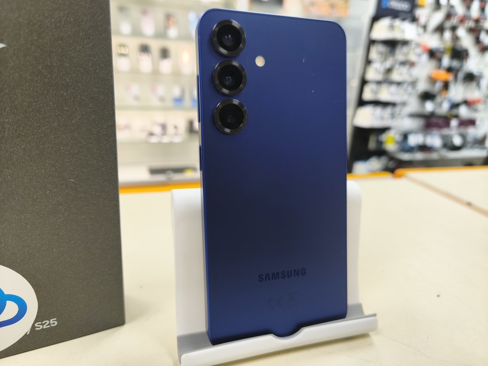 Смартфон Samsung Galaxy S25 12/256