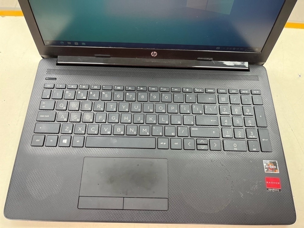 Ноутбук HP 15-db1070ur; Ryzen 3 3200U, AMD Radeon (TM) Graphics, 8 Гб, 250 Гб, Нет