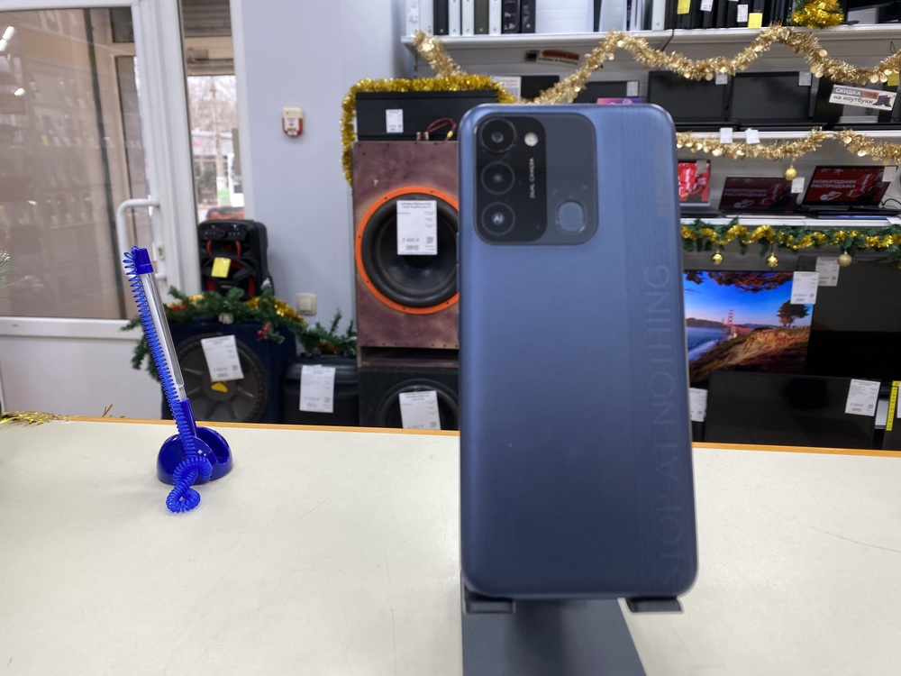 Смартфон Tecno Spark 8C 4/64