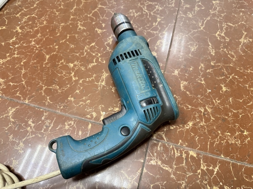 Дрель-безударная Makita 