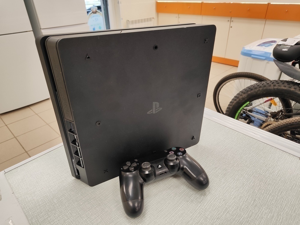 Игровая приставка PlayStation 4 Slim 500GB Игровая приставка PlayStation 4 Slim 500GB