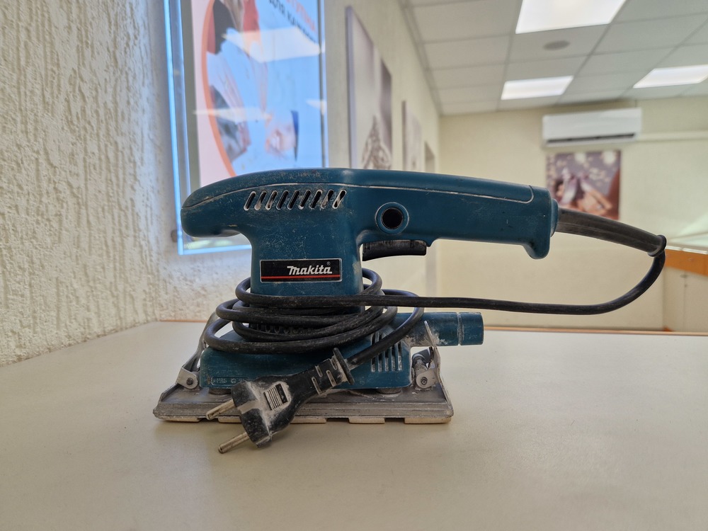 Шлифовальная машина Makita BO3700