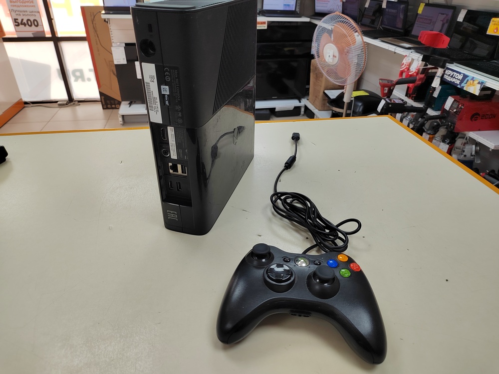 Игровая приставка Xbox 360 E