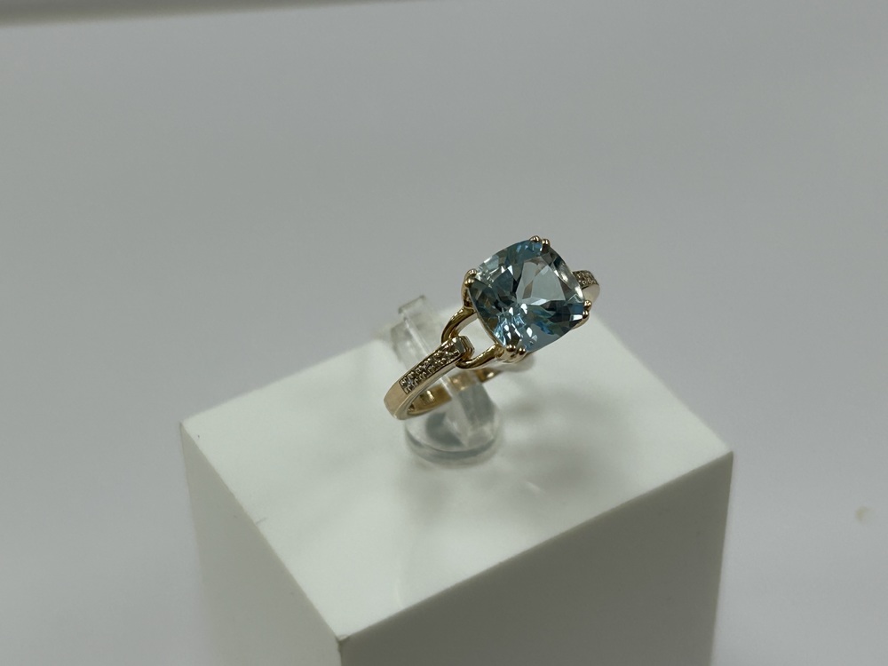 КОЛКМИ585 КОЛЬЦО С КАМНЯМИ (Au 585)