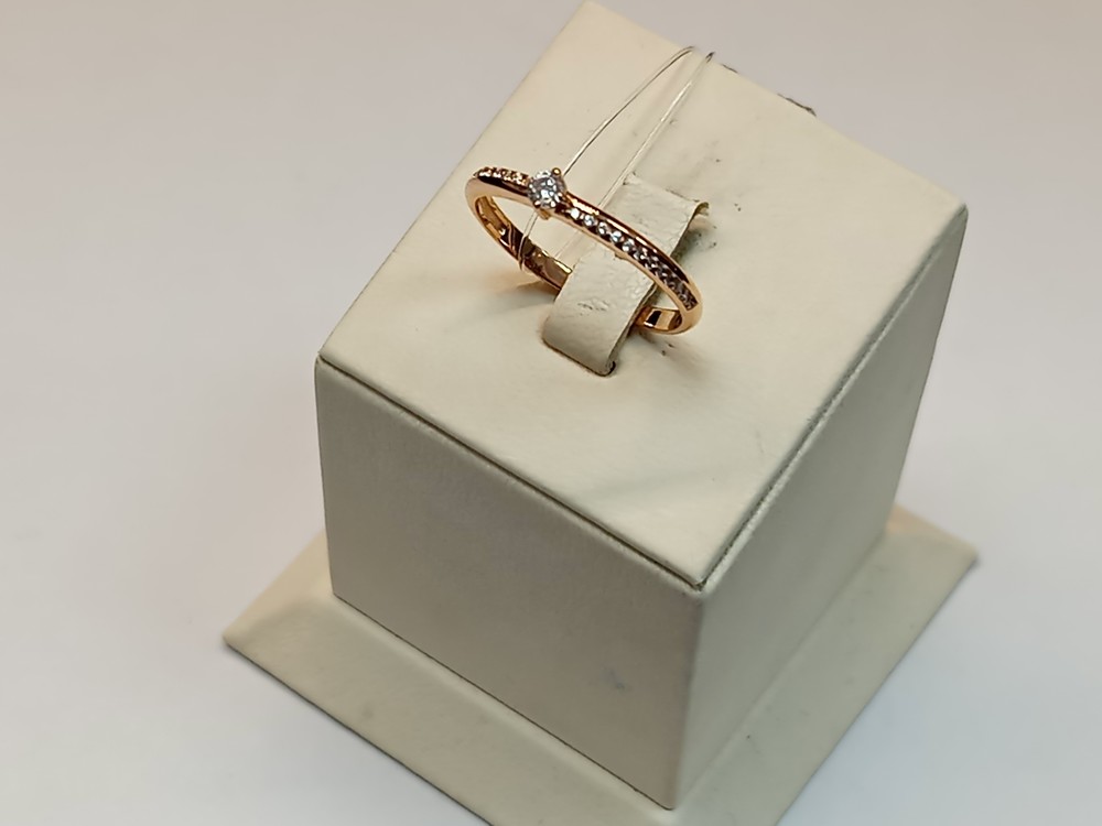 КОЛЬЦО С КАМНЯМИ (Au 585)