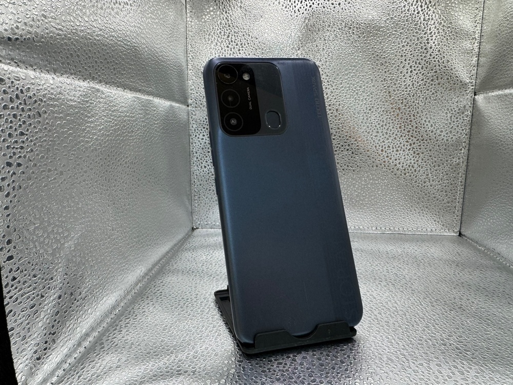 Смартфон Tecno Spark 8C 4/64
