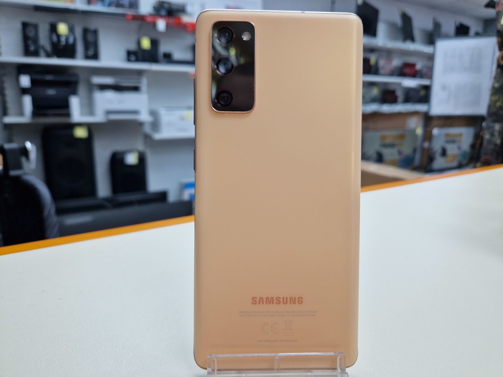 Смартфон Samsung Galaxy S20 FE 6/128