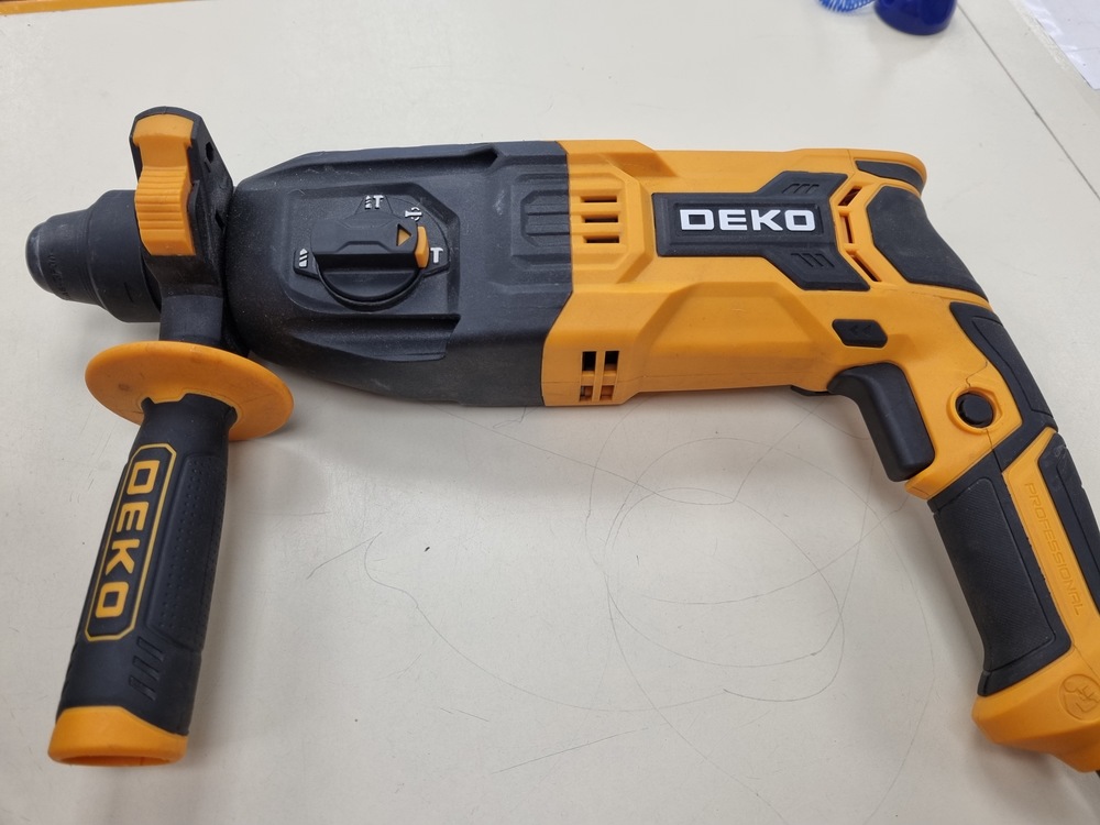 Перфоратор Deko DKH950W