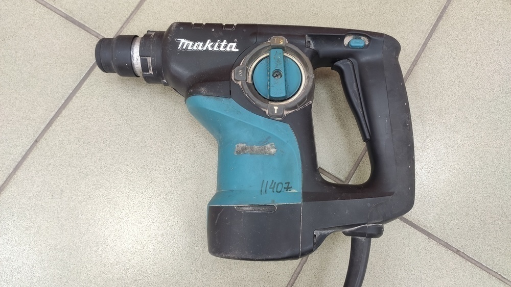 Перфоратор Makita HR 2810