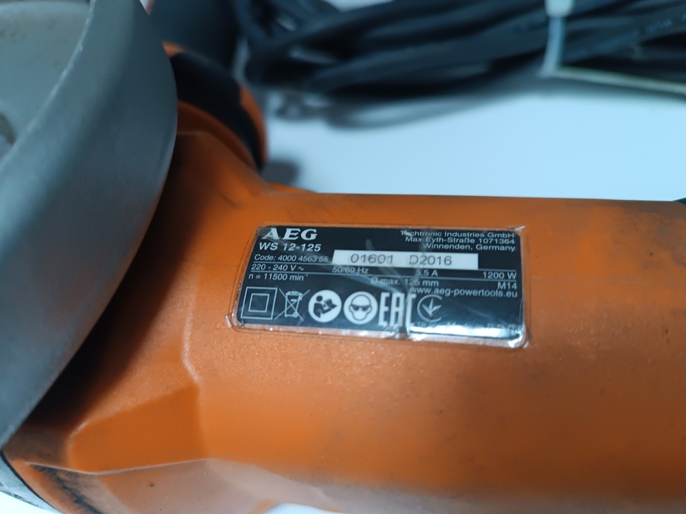 Угловая шлифмашина AEG WS 12-125