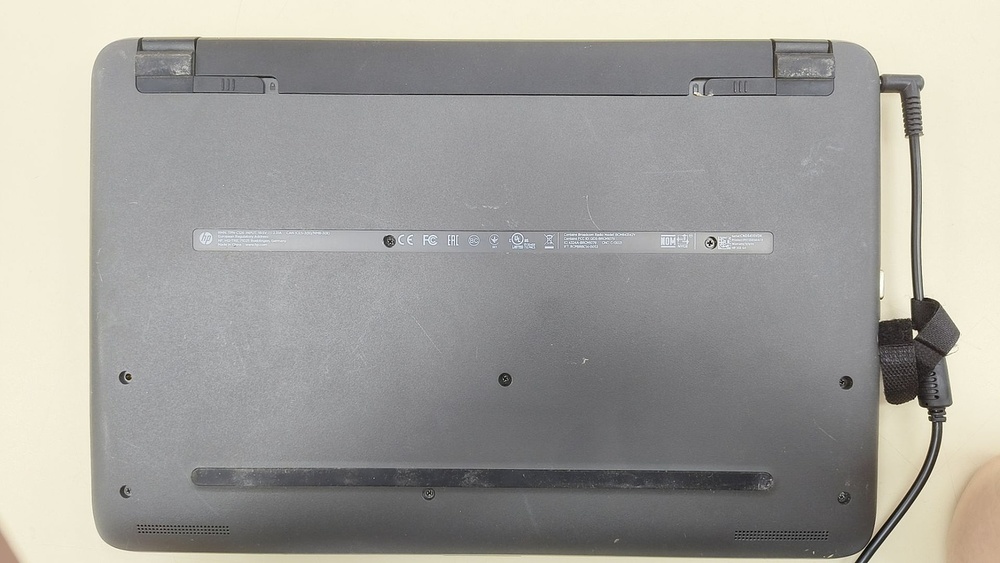 Ноутбук HP; A6-6310, Radeon Graphics, 8 Гб, Нет, 1 Tb