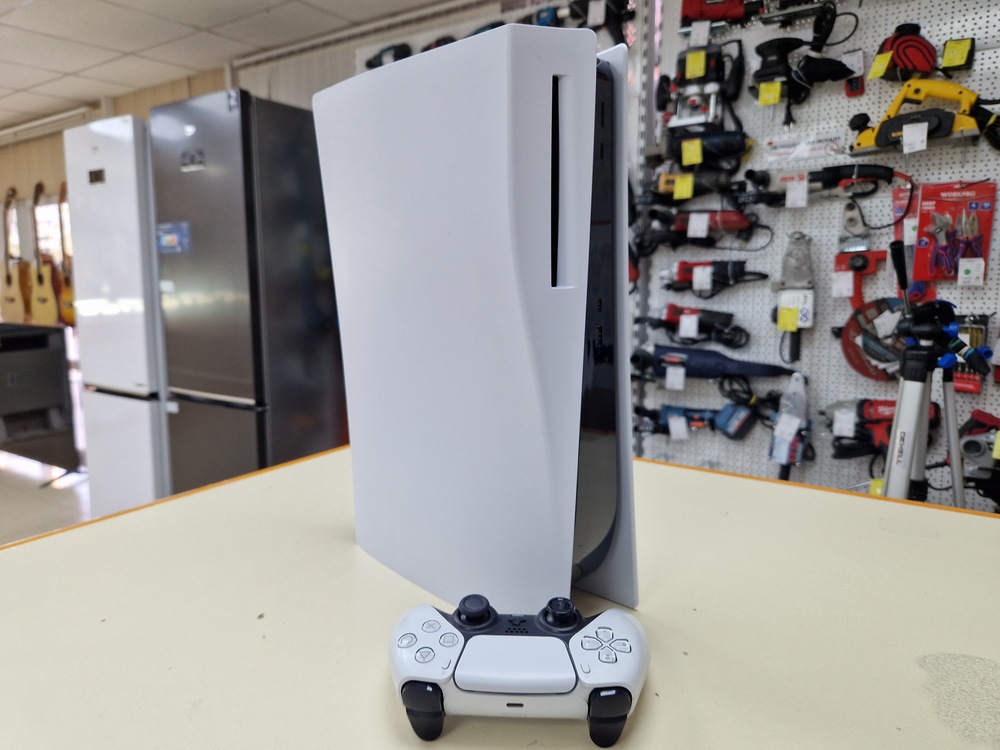 Игровая приставка PlayStation 5 825Gb (С дисководом)